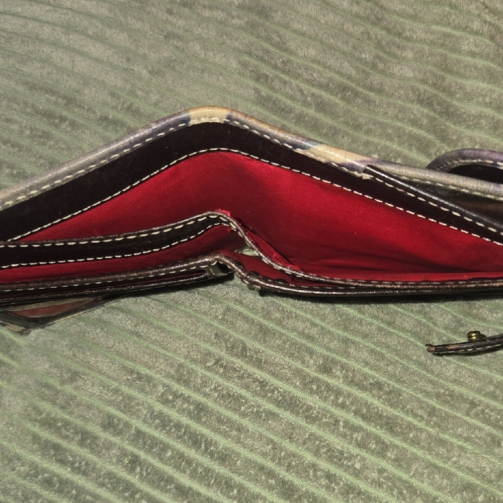 Dooney & Bourke Giraffe Print Wallet - Picture 4 of 4
